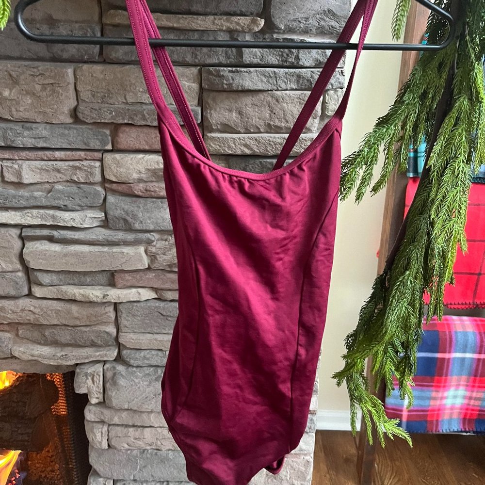 Motionwear maroon leotard- SIZE ADULT MEDIUM